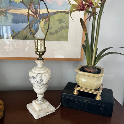 Alabaster Urn Shaped Table Lamp Hand Carved Italian Works Accent Lighting Vtg